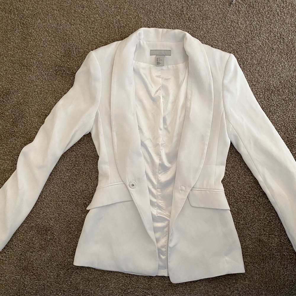 H&M white blazer 🤍